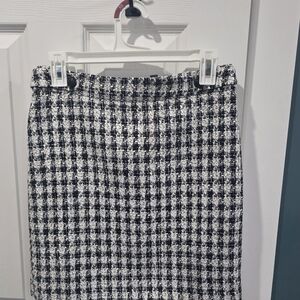 White House Black Market - NWT Black and White Houndstooth Skirt Size 2